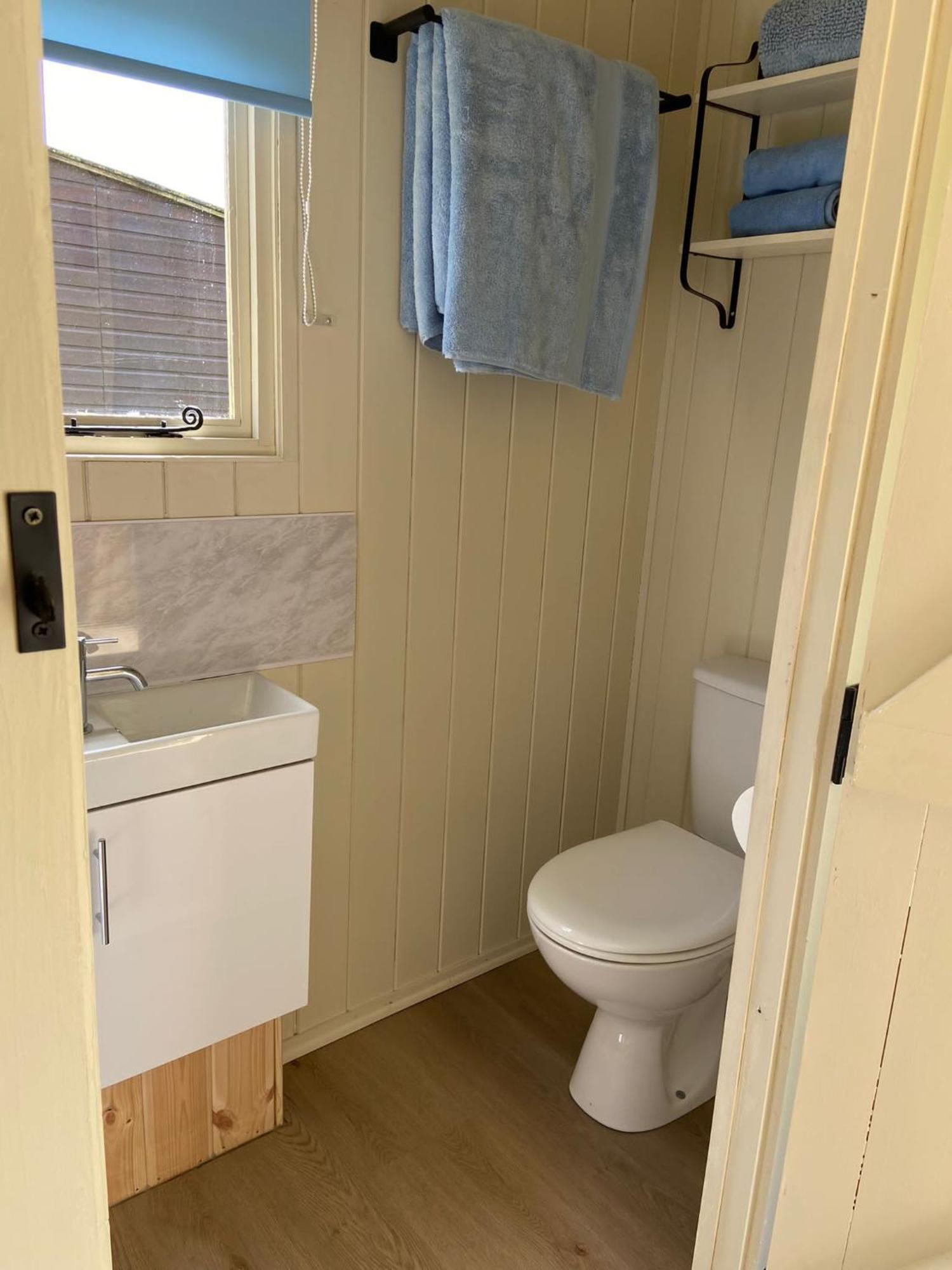 Lodge Willow Shepherd Hut West Row