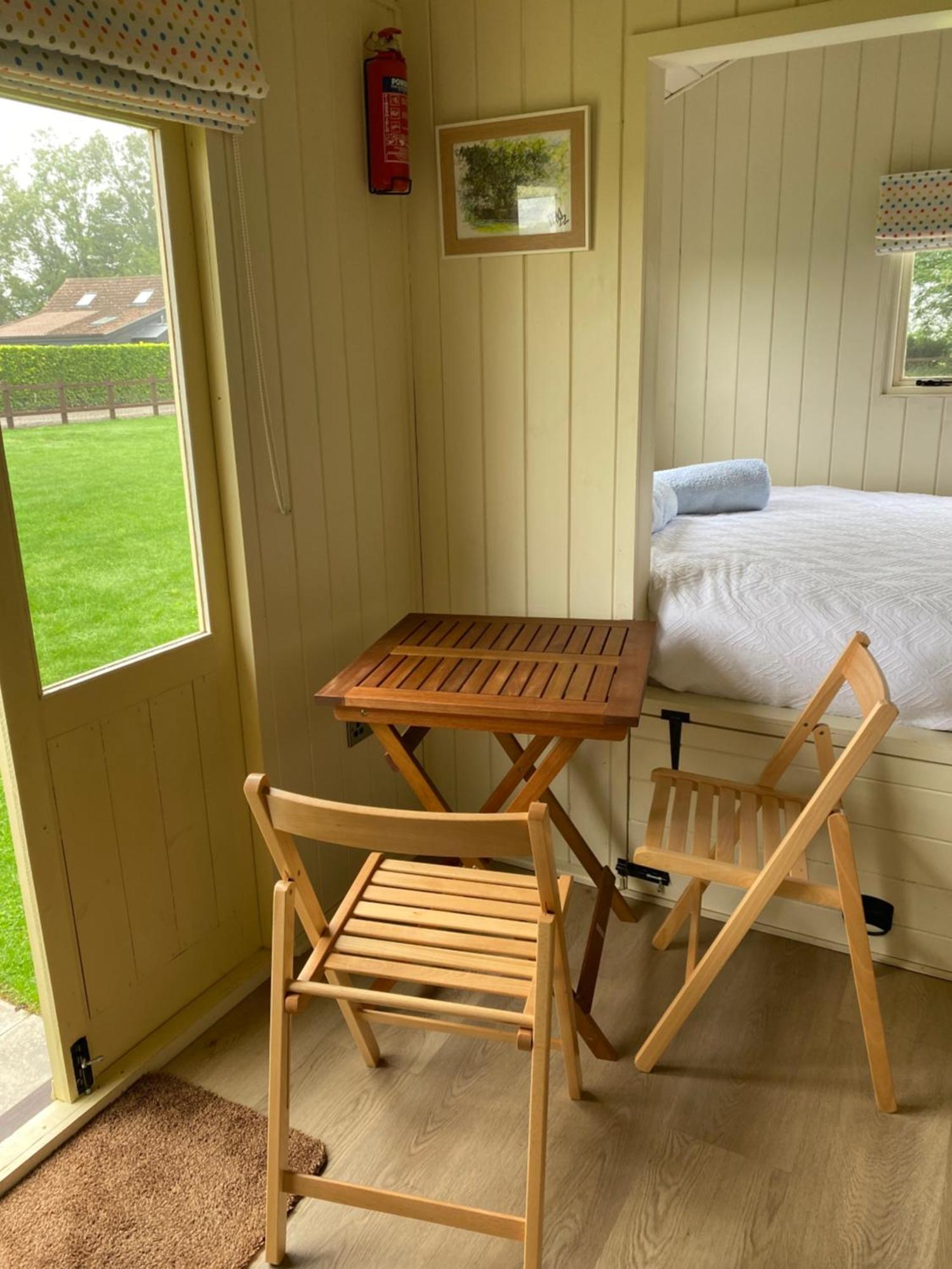 Willow Shepherd Hut * West Row