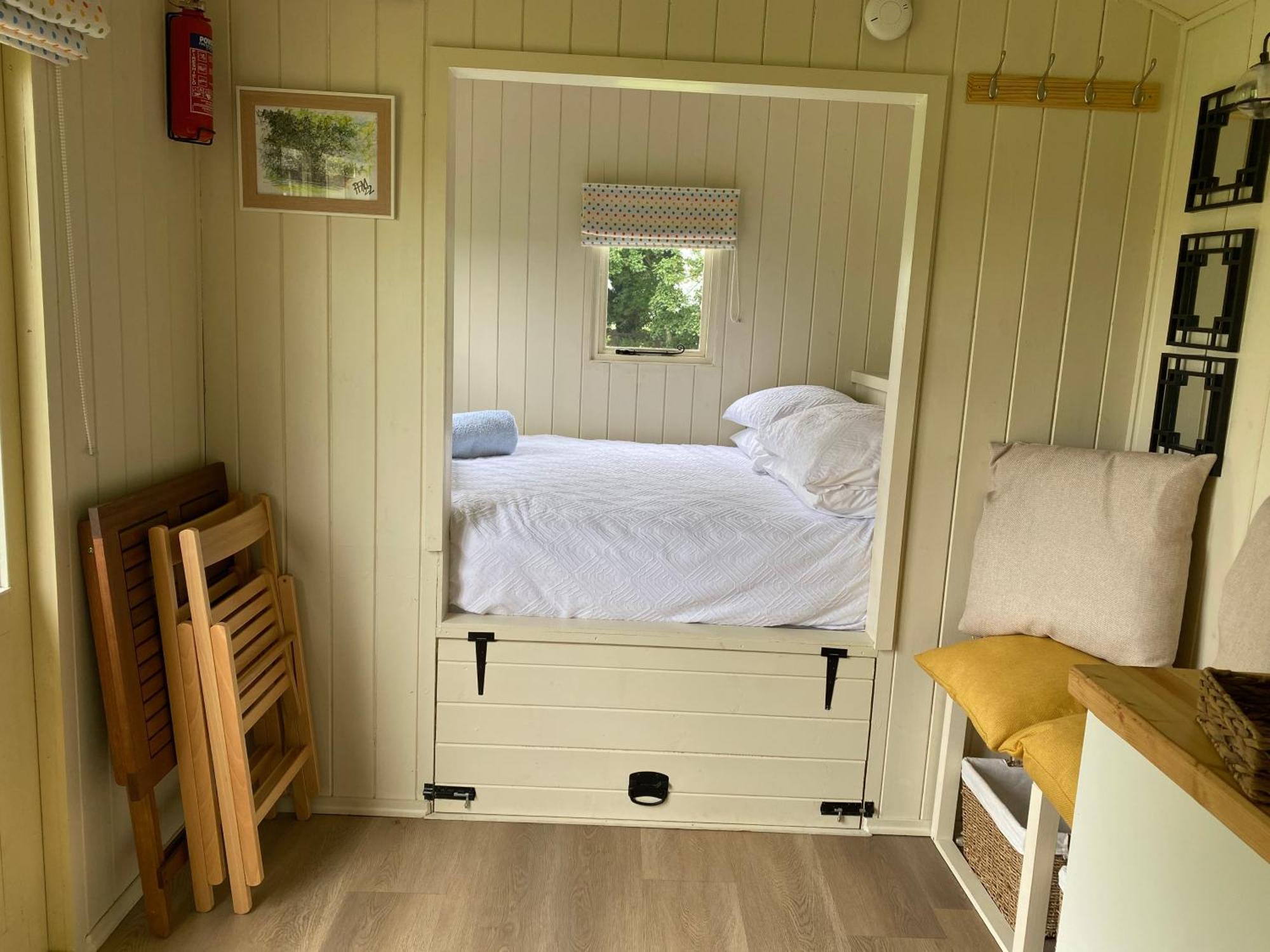 Willow Shepherd Hut West Row