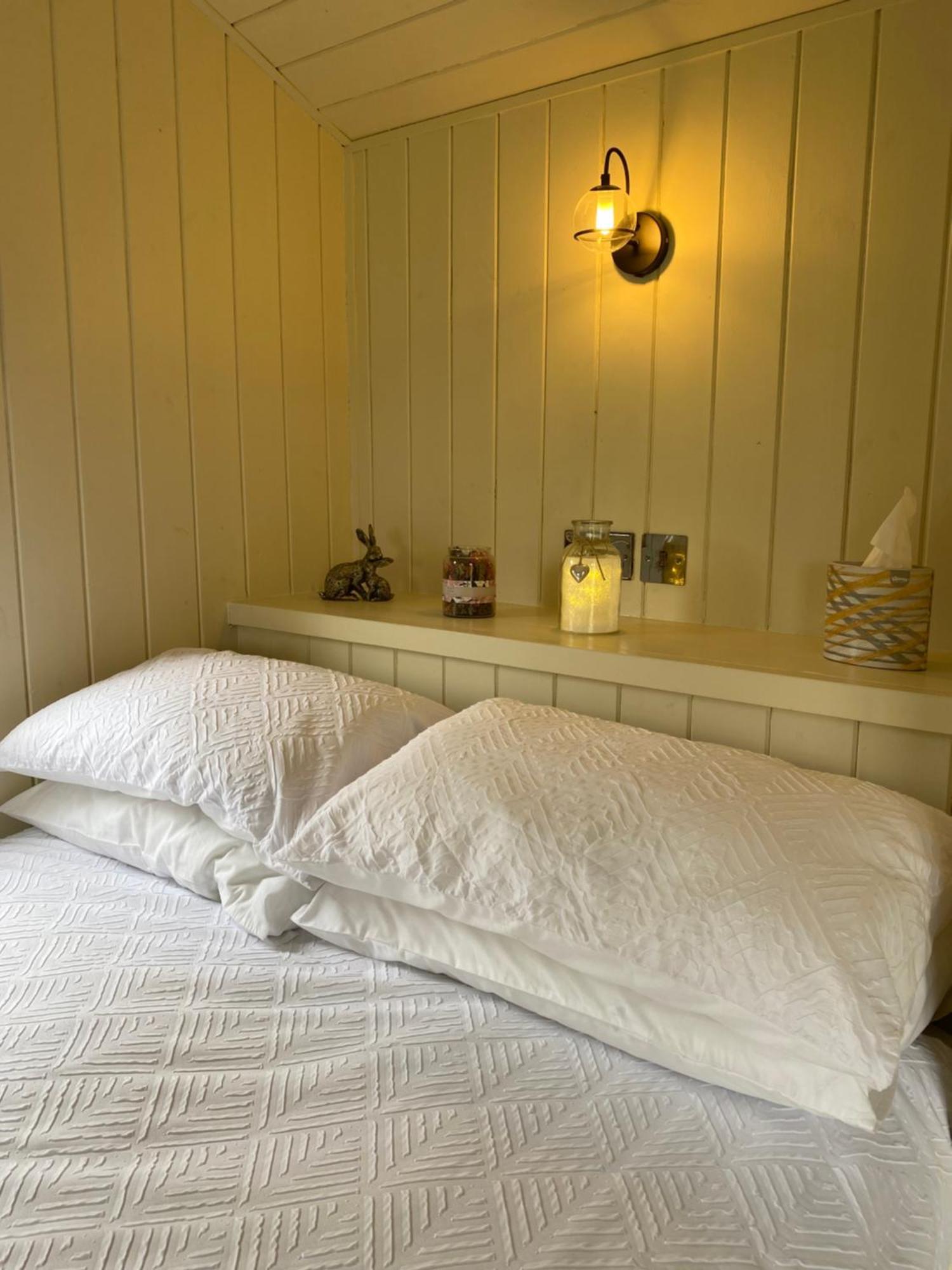 Willow Shepherd Hut Lodge *